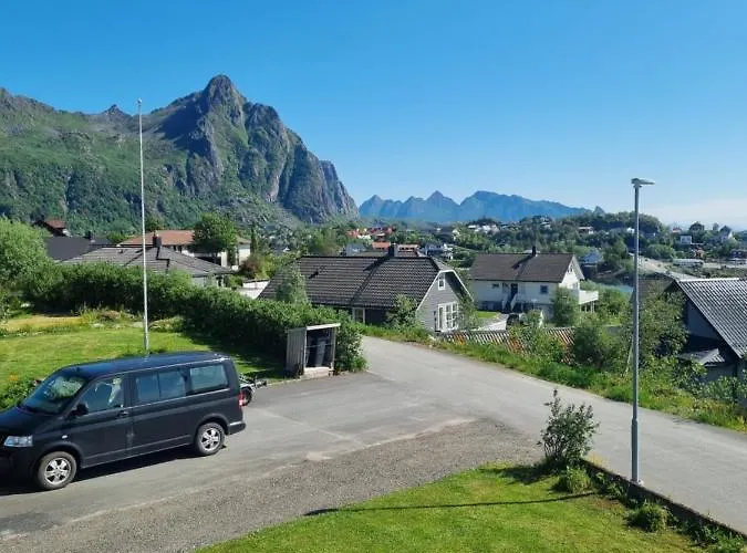 Sentral Og Hyggelig Bolig 아파트 스볼베르